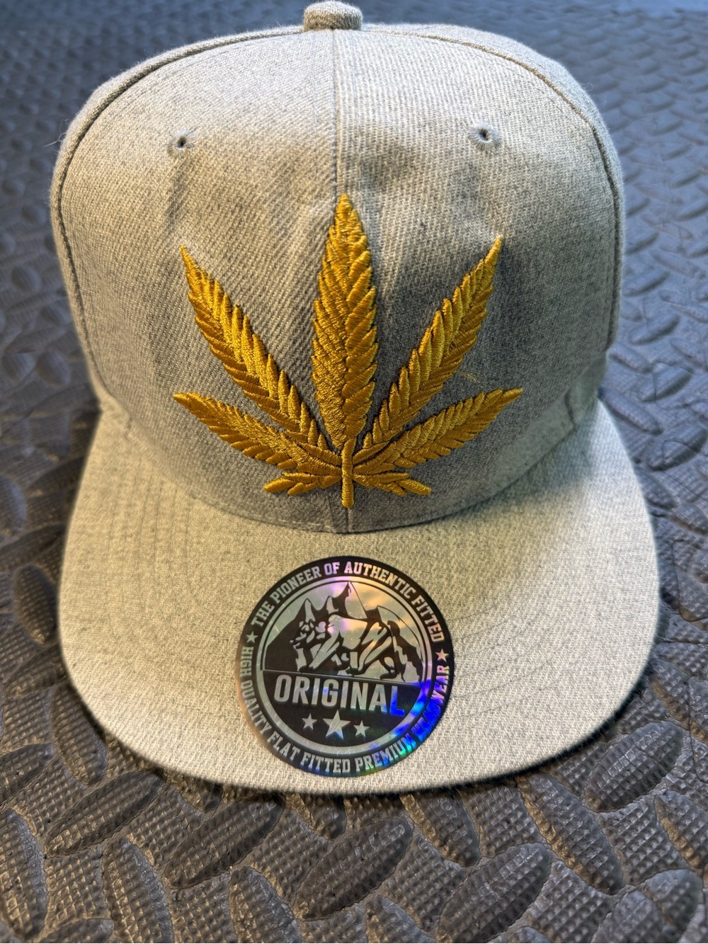 Gray Snapback Hat Gold Embroidered Cannabis Leaf Baseball Cap Streetwear